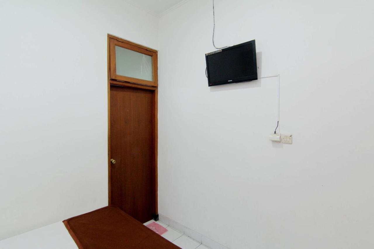 Hotel Fevytra Syariah Jogjacarta Exterior foto