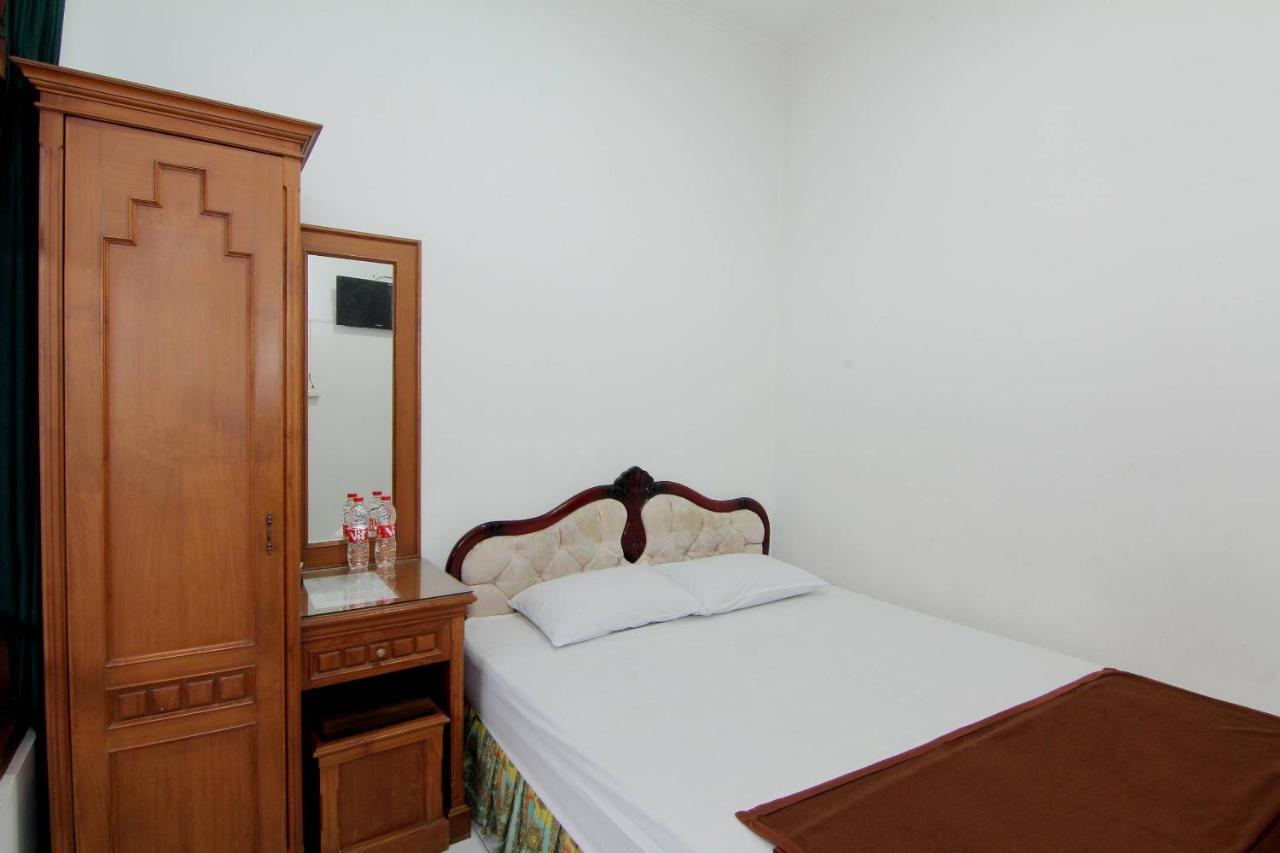 Hotel Fevytra Syariah Jogjacarta Exterior foto