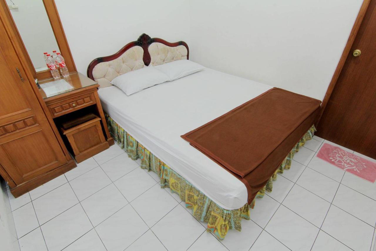 Hotel Fevytra Syariah Jogjacarta Exterior foto