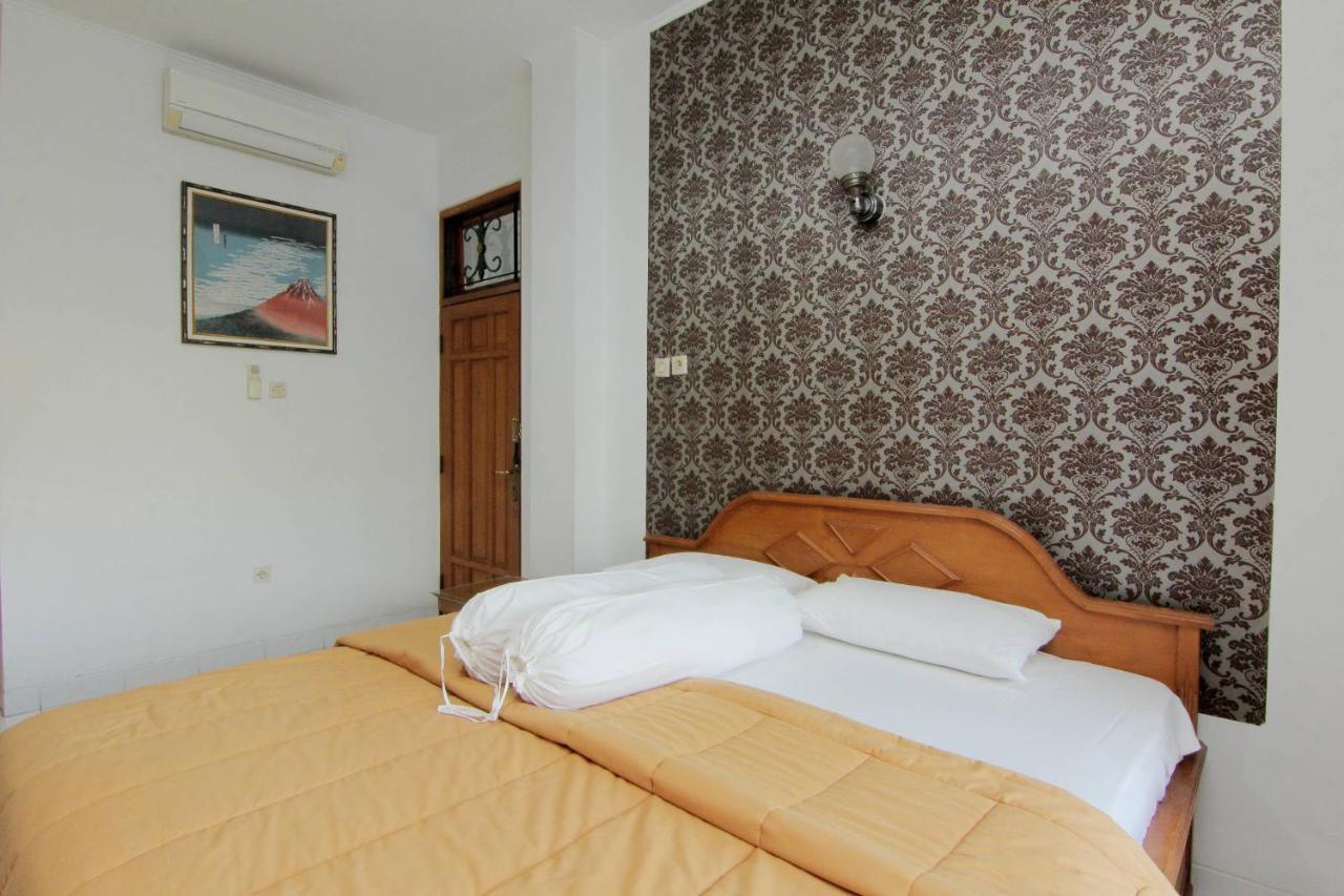 Hotel Fevytra Syariah Jogjacarta Exterior foto