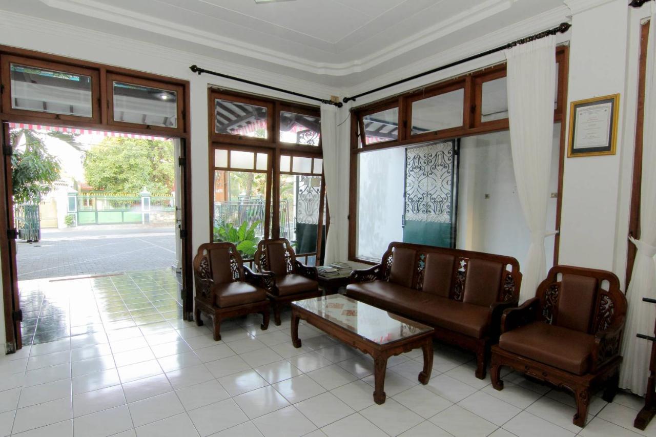 Hotel Fevytra Syariah Jogjacarta Exterior foto