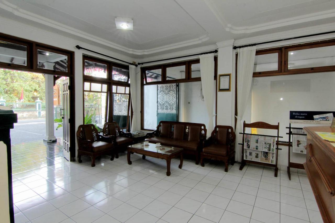 Hotel Fevytra Syariah Jogjacarta Exterior foto