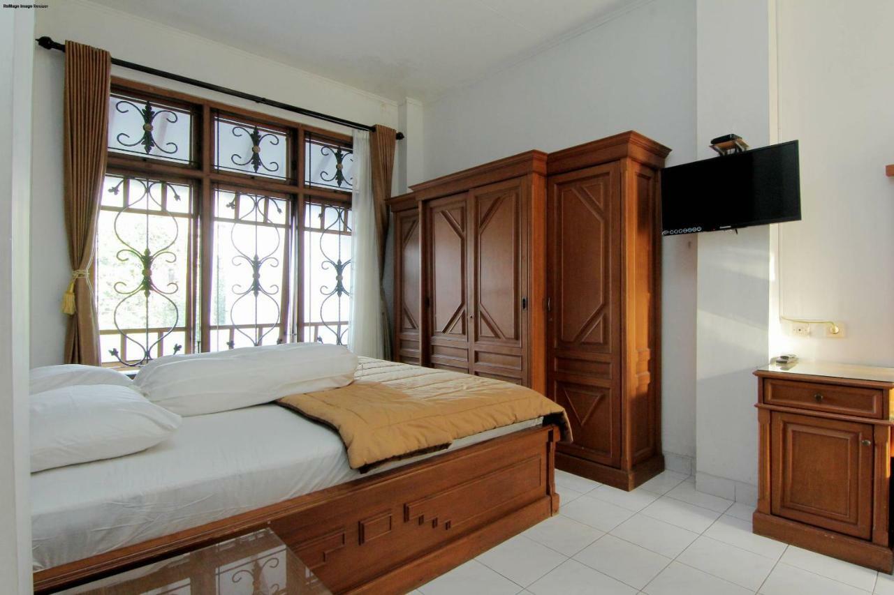 Hotel Fevytra Syariah Jogjacarta Exterior foto